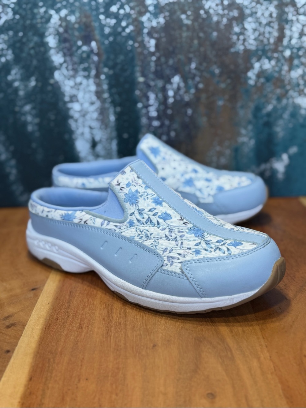Easy Spirit Cottagecore Traveltime Clogs Light Blue Floral VGUC